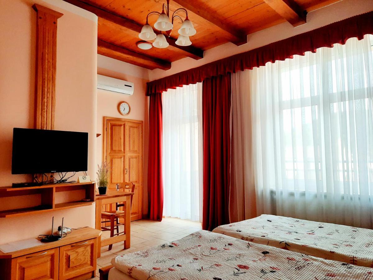 Appartment Centrum カルロヴィ・ヴァリ エクステリア 写真