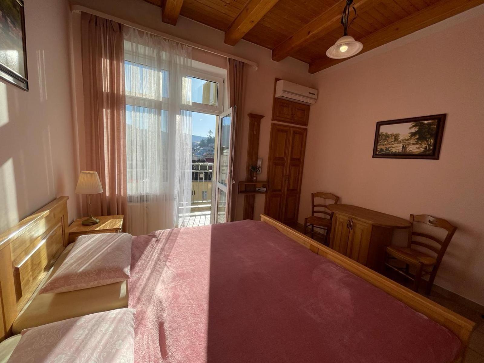 Appartment Centrum カルロヴィ・ヴァリ エクステリア 写真